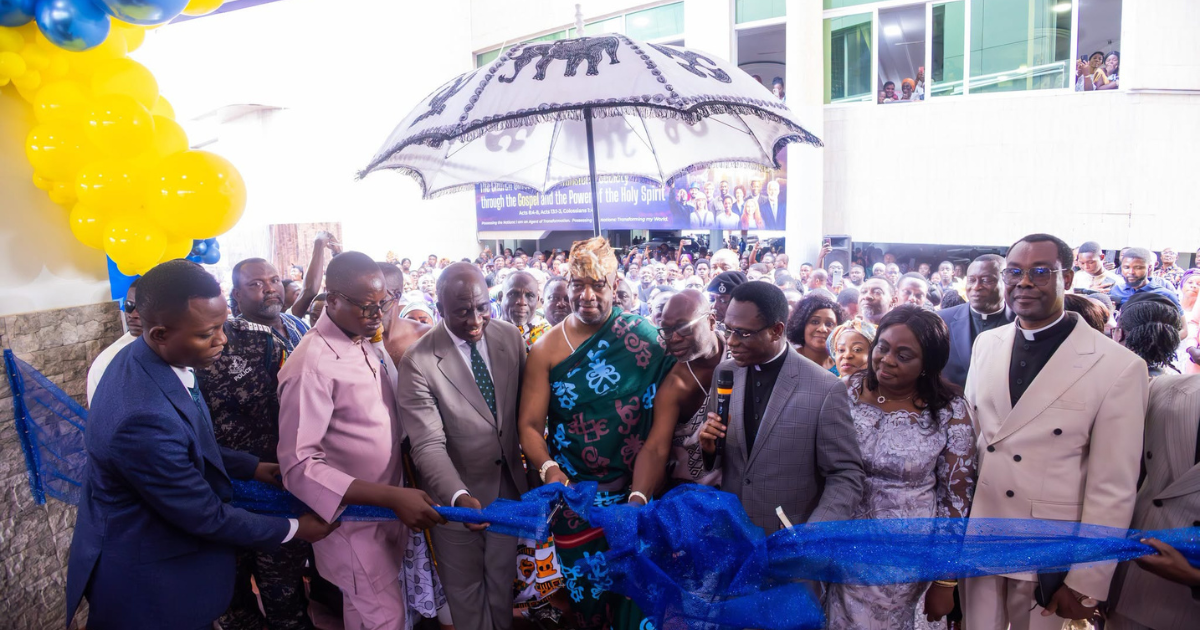 The ribbon is cut at the dedication, with the Ga Mantse and other dignitaries in attendance
